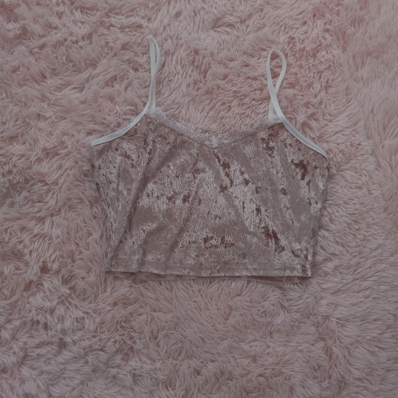 Crushed velvet lace trim baby rose pink crop top - Picture 4 of 7